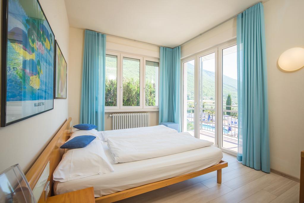 Club Hotel Olivi - Tennis Center Мальчезине Экстерьер фото
